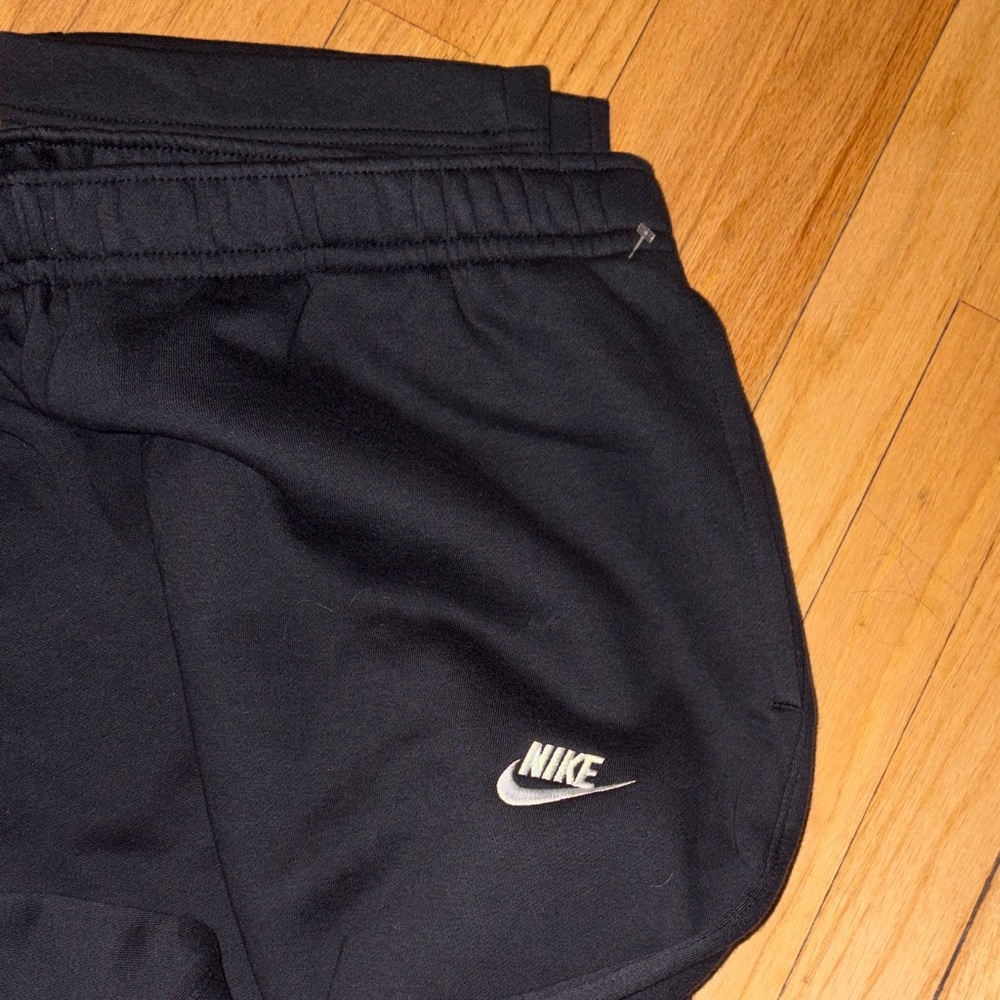 Nike Men's Black Jogger Sweatpants - Picture 3 of 4